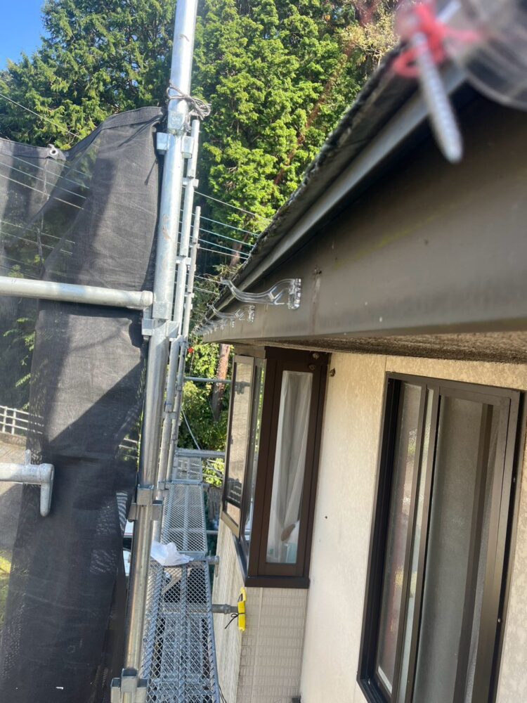 雨どいの固定をしっかりとするのが大事